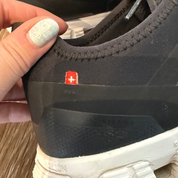 On Cloud X Womens Running Shoes Size 9 Black White Training Sneakers EUC - Picture 8 of 9